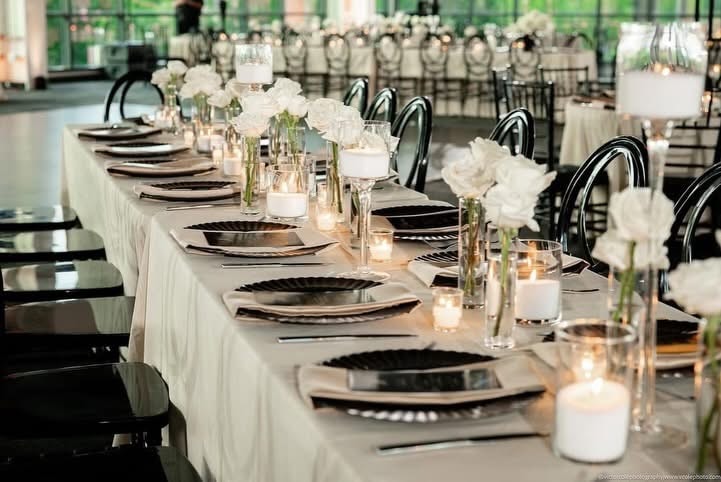 Black & White Rose Table